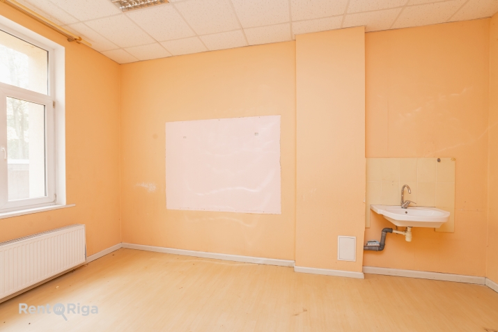 Sludinājumi. Iegādei tiek piedāvāts nekustamais īpašums Kapseļu ielā.  Īpašums sastāv no zemes gabala 3781 m Cena: 1.07e+06 EUR Foto #9