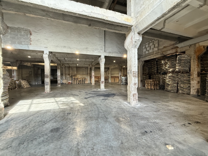 Sludinājumi. Plašas, sausas noliktavas un ražošanas telpas Ulbrokas ielā, pie Tirdzniecības ostas, Rīgā  Cena: 1440 EUR/mēn Foto #1