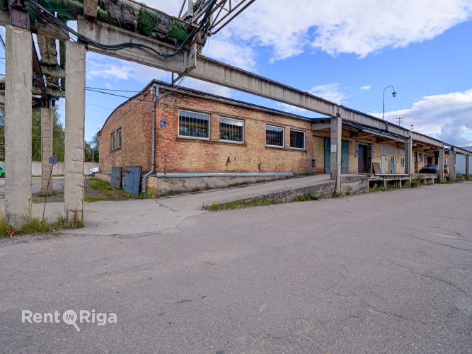 Sludinājumi. Izīrē apkurināmas telpas ar rampu un ofisu!  Telpas piemērotas: + Darbnīcai + Noliktavai + Cena: 900 EUR/mēn Foto #9