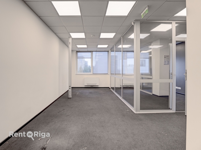 Sludinājumi. Iznomā biroja telpas biroju ēkā Dienvidu tilta rajonā, netālu no tirdzniecības centra Akropole Cena: 650 EUR/mēn Foto #5