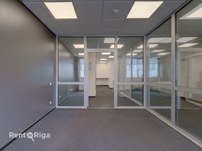 Sludinājumi. Iznomā biroja telpas biroju ēkā Dienvidu tilta rajonā, netālu no tirdzniecības centra Akropole Cena: 650 EUR/mēn Foto #9