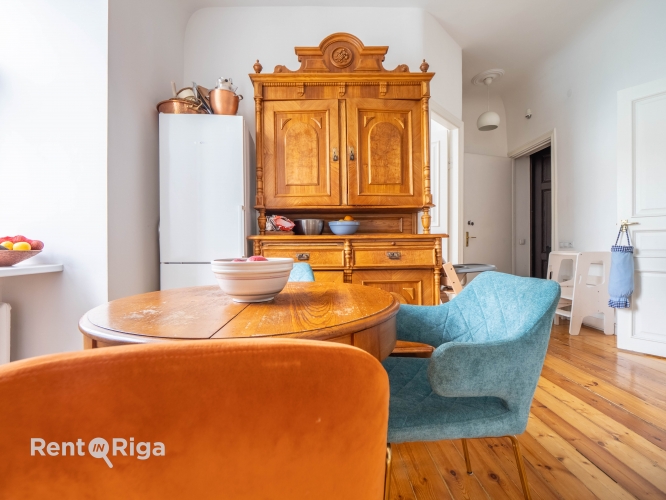 Sludinājumi. Piedāvājumā ekskluzīvs un mājīgs dzīvoklis 60 m platībā, kas apvieno vēsturisko šarmu ar Cena: 850 EUR/mēn Foto #4