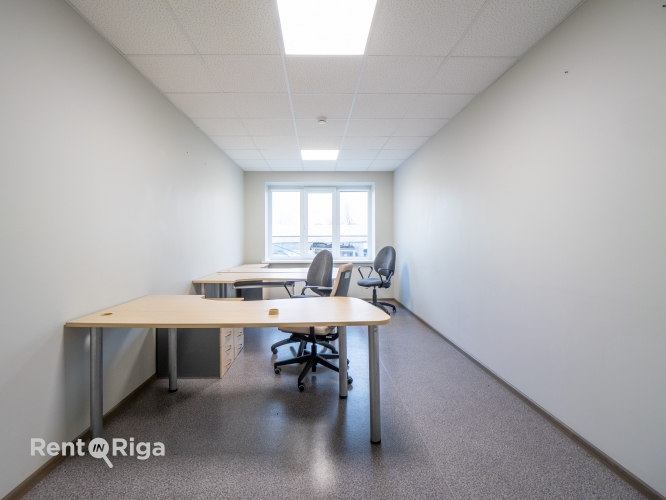 Sludinājumi. Izīrē nelielu biroju ēkas kabinetu Iļģuciemā. Pieejami dažāda veida un platību kabineti.   Kopējā Cena: 185 EUR/mēn Foto #7