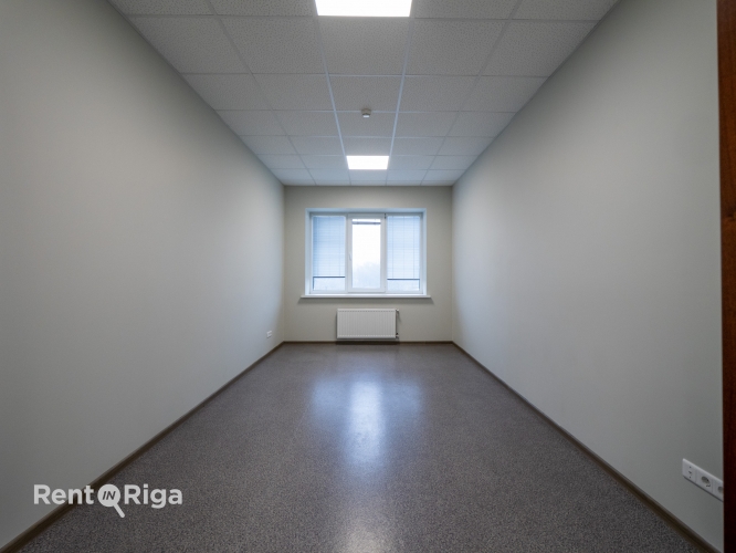 Sludinājumi. Izīrē nelielu biroju ēkas kabinetu Iļģuciemā. Pieejami dažāda veida un platību kabineti.   Kopējā Cena: 185 EUR/mēn Foto #5