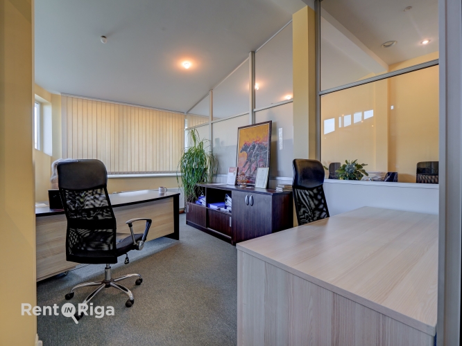 Sludinājumi. Biroja telpas ar perfektu lokāciju un ērtu piekļuvi  Pirms Salu tilta, centra virzienā.  Piedāvājam Cena: 756 EUR/mēn Foto #7