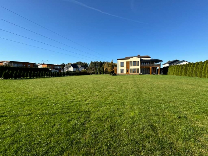 Sludinājumi. Tiek pārdota kvalitatīvi būvēta un pilnībā aprīkota dvīņu māja ar labiekārtotu teritoriju Ķekavā.  Cena: 259000 EUR Foto #5