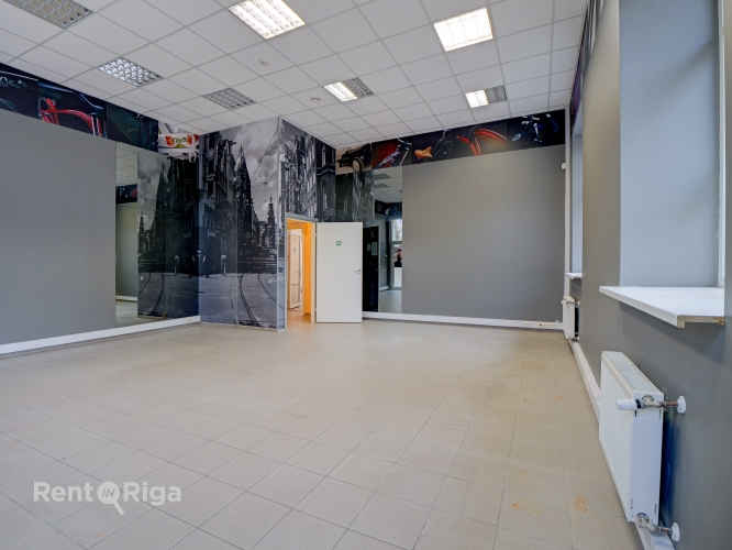 Объявление. Отдельно стоящее коммерческое здание с просторной прилегающей территорией.  + В здании расположены Цена: 3200 EUR/мес. Foto #8