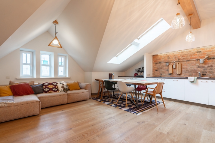 Sludinājumi. Izīrē plašu un elegantu dzīvokli Rīgas centrā, Matīsa ielā 35  Piedāvājam ilgtermiņa īrei plašu un Cena: 1800 EUR/mēn Foto #2