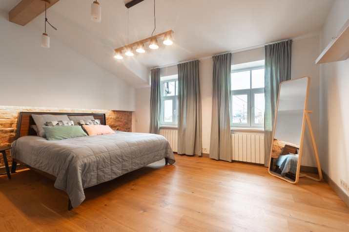 Sludinājumi. Izīrē plašu un elegantu dzīvokli Rīgas centrā, Matīsa ielā 35  Piedāvājam ilgtermiņa īrei plašu un Cena: 1800 EUR/mēn Foto #1