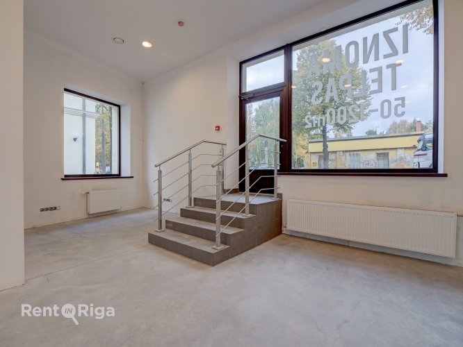 Sludinājumi. Jaunas, plašas un modernas telpas Klusajā centrā  Piedāvājam nomai mūsdienīgas un stilīgas Cena: 3928 EUR/mēn Foto #3