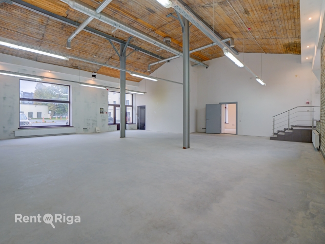 Sludinājumi. Jaunas, plašas un modernas telpas Klusajā centrā  Piedāvājam nomai mūsdienīgas un stilīgas Cena: 3928 EUR/mēn Foto #5