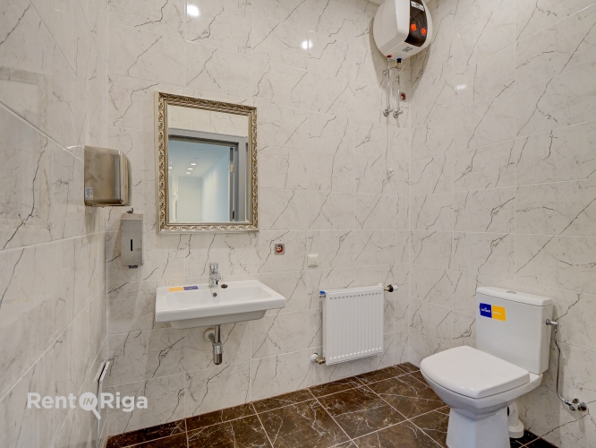 Sludinājumi. Jaunas, plašas un modernas telpas Klusajā centrā.  Piedāvājam nomai mūsdienīgas un stilīgas Cena: 2516 EUR/mēn Foto #6