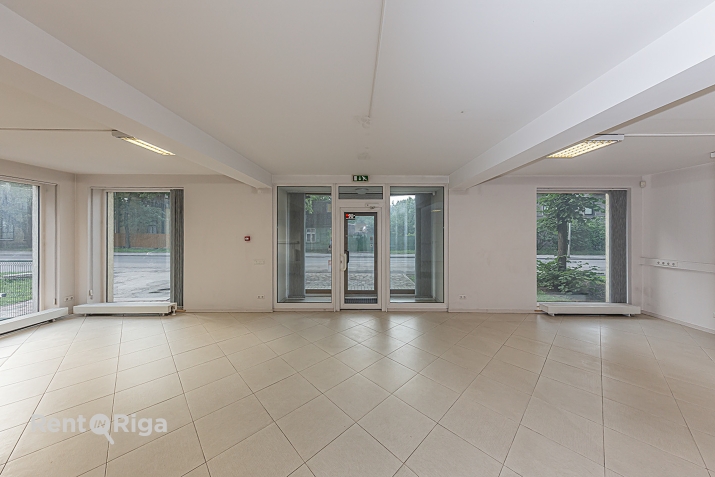 Sludinājumi. Plaša pielietojuma telpas Čiekurkalnā.   Piedāvājam nomai gaišas un plašas telpas ēkas pirmajā Cena: 695 EUR/mēn Foto #6