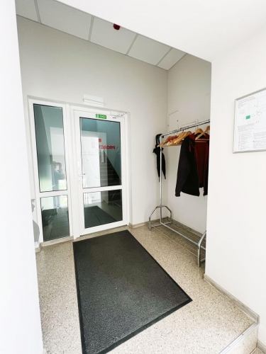 Sludinājumi. Iznomā biroja telpas biroju ēkā!  Telpas ir pilnībā atbrīvotas. Bez mēbelēm. Ir iespēja pielāgot Cena: 1952 EUR/mēn Foto #5