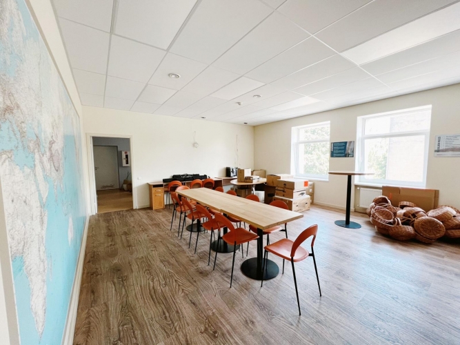 Sludinājumi. Iznomā biroja telpas biroju ēkā!  Telpas ir pilnībā atbrīvotas. Bez mēbelēm. Ir iespēja pielāgot Cena: 1952 EUR/mēn Foto #3