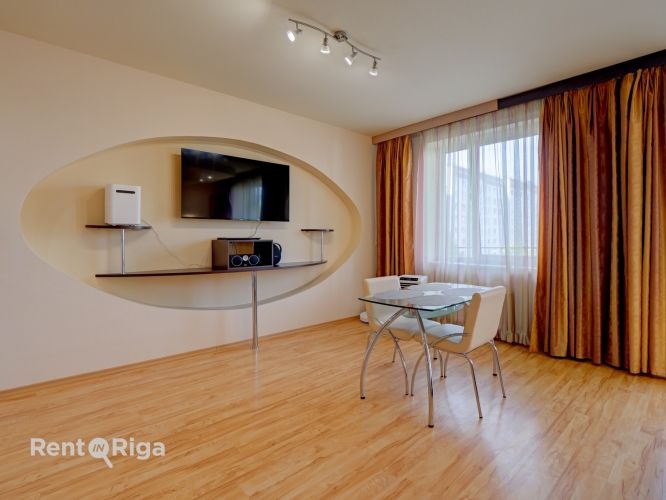 Sludinājumi. Pārdod modernu studijas tipa dzīvokli ar terasi Pļavniekos!  Ja meklē ērtu, pilnībā aprīkotu un Cena: 108000 EUR Foto #2