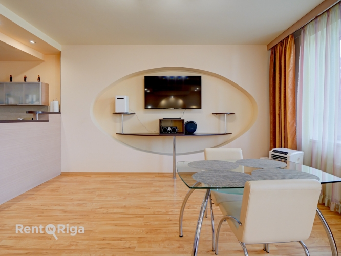 Sludinājumi. Pārdod modernu studijas tipa dzīvokli ar terasi Pļavniekos!  Ja meklē ērtu, pilnībā aprīkotu un Cena: 108000 EUR Foto #4