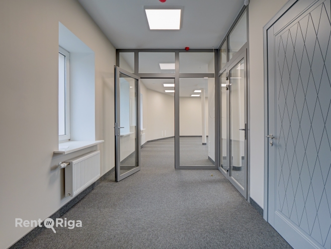 Sludinājumi. Jaunas biroja telpas Klusajā centrā.  Piedāvājam nomai mūsdienīgas un stilīgas biroja telpas Cena: 788 EUR/mēn Foto #4