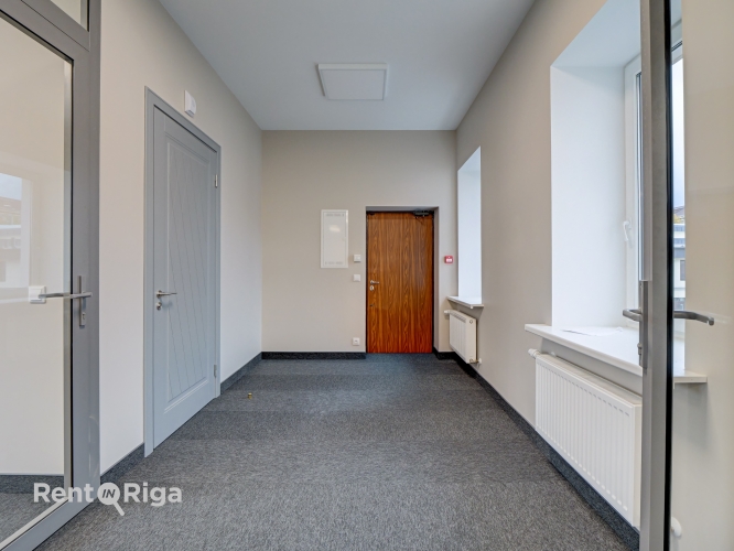 Sludinājumi. Jaunas biroja telpas Klusajā centrā.  Piedāvājam nomai mūsdienīgas un stilīgas biroja telpas Cena: 788 EUR/mēn Foto #5