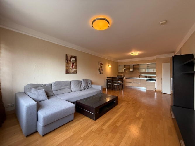 Sludinājumi. Pārdodam plašu un mājīgu 2 istabu dzīvokli prestižajā kompleksā Panorama Plaza. Lielisks 2 istabu Cena: 125000 EUR Foto #1