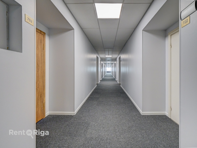 Sludinājumi. Kvalitatīvs, kompakta izmēra birojs renovētā ēkā  Ganību dambī 24D.  Birojs atrodas ēkas 7. stāvā, Cena: 117 EUR/mēn Foto #6