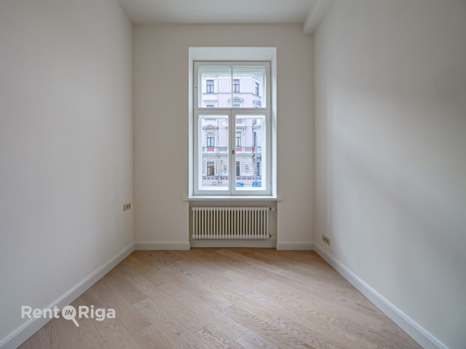 Sludinājumi. Dzīvoklis ar Elegantiem vēsturiskajiem griestiem un kamīnu!  Piedāvājumā dzīvokļi ar pilnu apdari!  Cena: 204480 EUR Foto #8