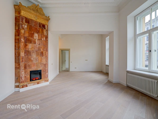 Sludinājumi. Dzīvoklis ar Elegantiem vēsturiskajiem griestiem un kamīnu!  Piedāvājumā dzīvokļi ar pilnu apdari!  Cena: 204480 EUR Foto #6