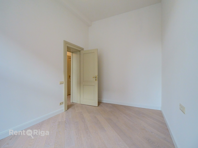 Sludinājumi. Dzīvoklis ar Elegantiem vēsturiskajiem griestiem un kamīnu!  Piedāvājumā dzīvokļi ar pilnu apdari!  Cena: 204480 EUR Foto #9