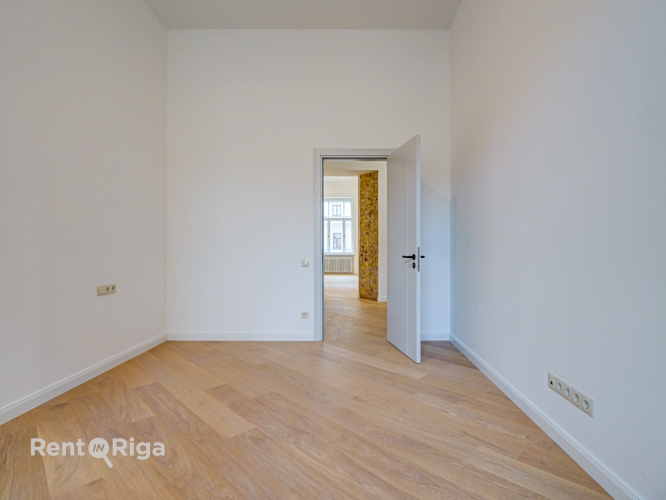 Sludinājumi. Dzīvoklis ar Elegantiem augstiem griestiem!  Piedāvājumā dzīvokļi ar pilnu apdari!  Renovētā Cena: 169200 EUR Foto #5