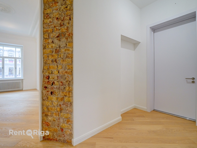 Sludinājumi. Dzīvoklis ar Elegantiem augstiem griestiem!  Piedāvājumā dzīvokļi ar pilnu apdari!  Renovētā Cena: 169200 EUR Foto #3