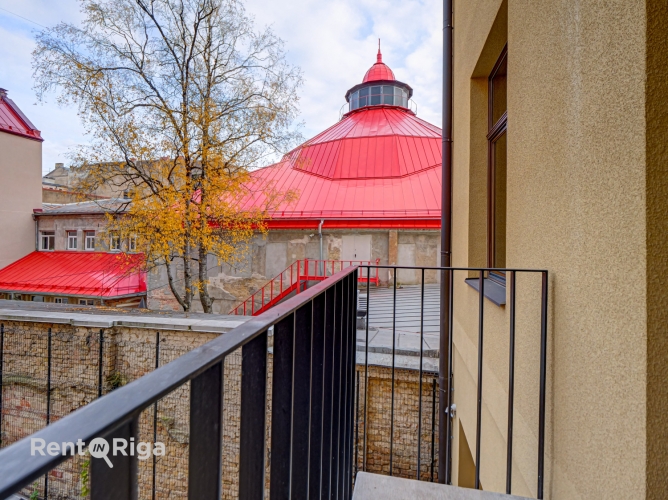 Sludinājumi. Elegants dzīvoklis ar balkonu uz iekšpagalmu!  Piedāvājumā dzīvokļi ar pilnu apdari!  Renovētā Cena: 156960 EUR Foto #2