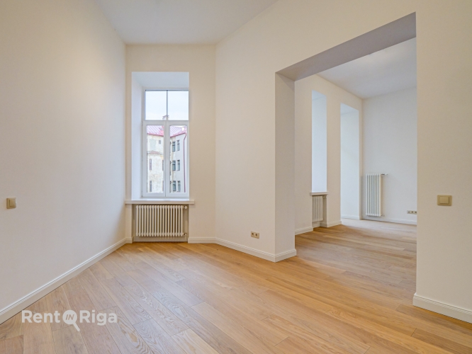 Sludinājumi. Elegants dzīvoklis ar balkonu uz iekšpagalmu!  Piedāvājumā dzīvokļi ar pilnu apdari!  Renovētā Cena: 156960 EUR Foto #6