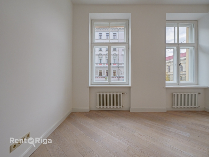 Sludinājumi. Dzīvoklis ar Elegantiem vēsturiskajiem griestiem un kamīnu!  Piedāvājumā dzīvokļi ar pilnu apdari!  Cena: 204840 EUR Foto #4