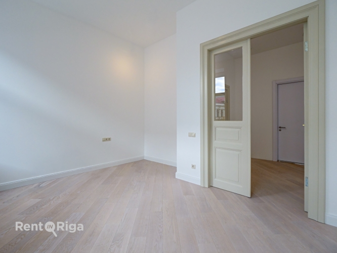 Sludinājumi. Dzīvoklis ar Elegantiem vēsturiskajiem griestiem un kamīnu!  Piedāvājumā dzīvokļi ar pilnu apdari!  Cena: 204840 EUR Foto #5