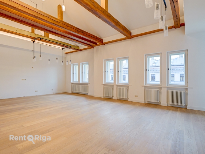 Sludinājumi. Ekskluzīvs 4-istabu mansarda dzīvoklis Rīgas centrā!  Piedāvājumā dzīvokļi ar pilnu apdari!  Cena: 676440 EUR Foto #6