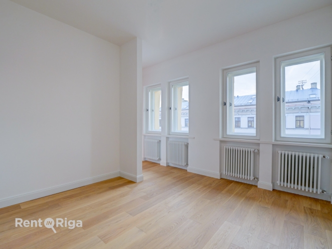 Sludinājumi. Ekskluzīvs 4-istabu mansarda dzīvoklis Rīgas centrā!  Piedāvājumā dzīvokļi ar pilnu apdari!  Cena: 676440 EUR Foto #5