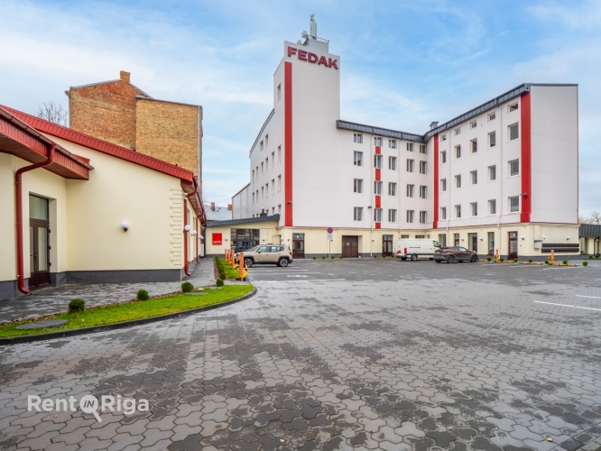 Sludinājumi. Jaunas biroja telpas Klusajā centrā.  Piedāvājam nomai mūsdienīgas un stilīgas biroja telpas Cena: 3233 EUR/mēn Foto #9