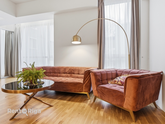 Sludinājumi. Plašs un elegantas apdares 4-istabu dzīvoklis ar terasi un pazemes stāvvietu  tikai 300 m no jūras, Cena: 265000 EUR Foto #4