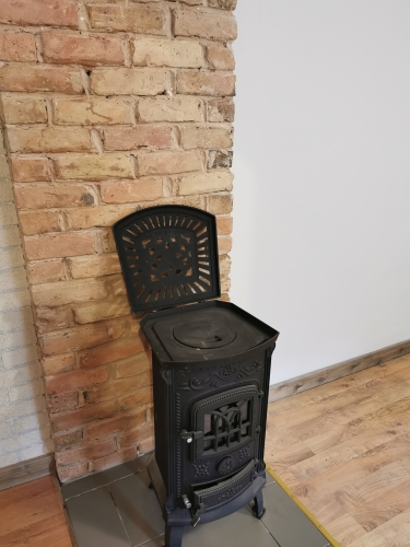 Sludinājumi. Tiek pārdots investīciju objekts Čiekurkalnā, kas sastāv no 3 ēkām, zemesgabala un 14 šķūnīšiem.   Cena: 360000 EUR Foto #6