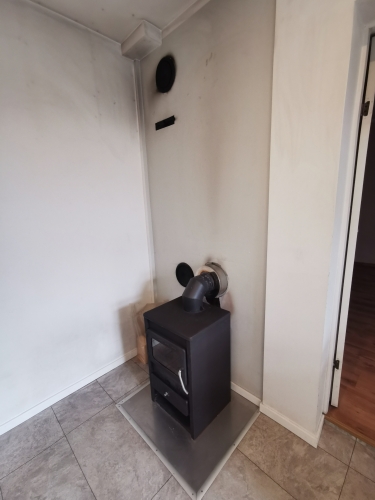 Sludinājumi. Tiek pārdots investīciju objekts Čiekurkalnā, kas sastāv no 3 ēkām, zemesgabala un 14 šķūnīšiem.   Cena: 360000 EUR Foto #9