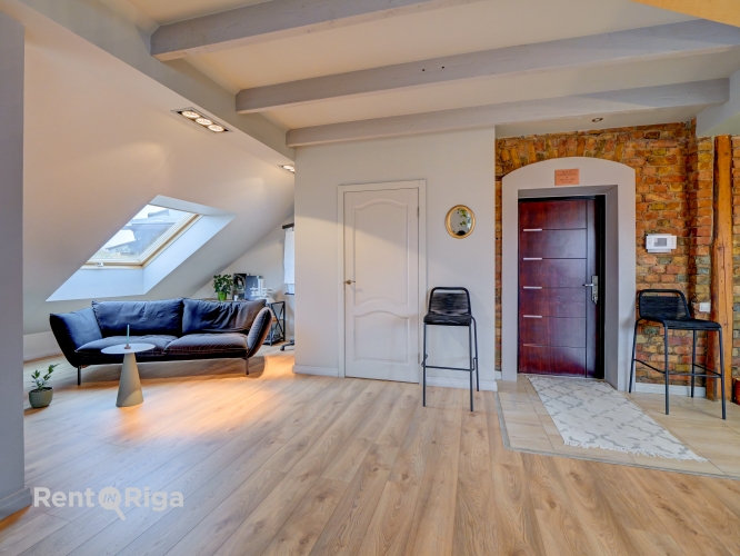 Sludinājumi. Plašs Mansarda dzīvoklis ar augstiem griestiem, plašu terasi un skatu uz Rīgas jumtiem.  Plānojums: Cena: 320000 EUR Foto #6