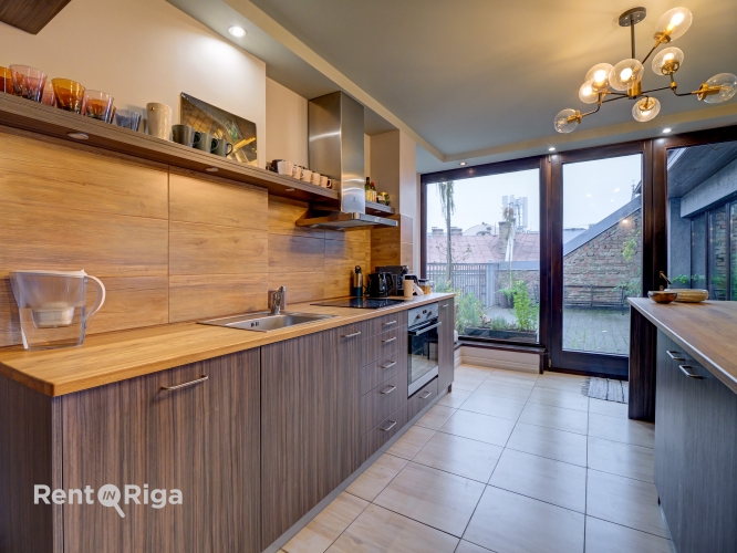 Sludinājumi. Plašs Mansarda dzīvoklis ar augstiem griestiem, plašu terasi un skatu uz Rīgas jumtiem.  Plānojums: Cena: 320000 EUR Foto #8