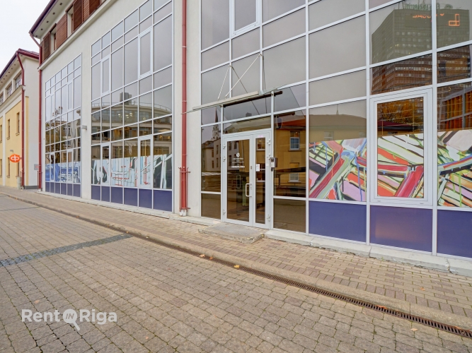 Sludinājumi. Iznomā biroja telpas Muitas un Citadeles ielu krustojumā, 1. stāvā, ar atsevišķu ieeju.  Platība Cena: 2059 EUR/mēn Foto #8