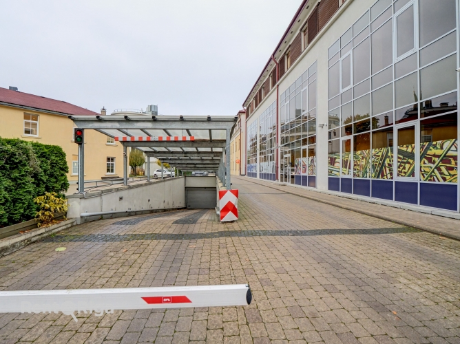 Sludinājumi. Iznomā biroja telpas Muitas un Citadeles ielu krustojumā, 1. stāvā, ar atsevišķu ieeju.  Platība Cena: 2059 EUR/mēn Foto #9