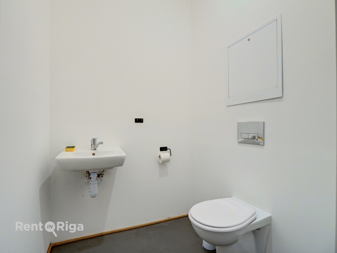 Sludinājumi. Pārdošanā komerctelpas fasādes mājā!  Piedāvājumā 1. stāva komerctelpas! Objekts atrodās klusajā Cena: 68000 EUR Foto #3