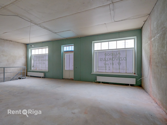 Объявление. Продаются коммерческие помещения на 1 этаже + складское помещение на -1 этаже!  Предлагаются Цена: 87000 EUR Foto #2