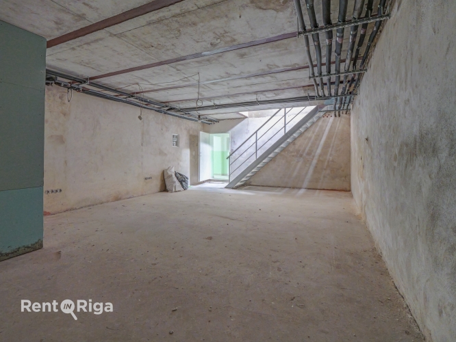 Объявление. Продаются коммерческие помещения на 1 этаже + складское помещение на -1 этаже!  Предлагаются Цена: 87000 EUR Foto #6