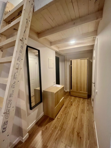 Sludinājumi. Ilgtermiņa īrei pieejams mūsdienīgs un līdz detaļām pārdomāts studio tipa dzīvoklis Skolas ielā 13 Cena: 400 EUR/mēn Foto #6