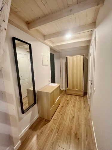 Sludinājumi. Ilgtermiņa īrei pieejams mūsdienīgs un līdz detaļām pārdomāts studio tipa dzīvoklis Skolas ielā 13 Cena: 400 EUR/mēn Foto #7