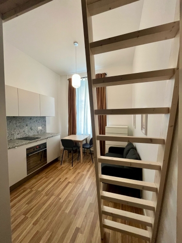 Sludinājumi. Ilgtermiņa īrei pieejams mūsdienīgs un līdz detaļām pārdomāts studio tipa dzīvoklis Skolas ielā 13 Cena: 450 EUR/mēn Foto #3